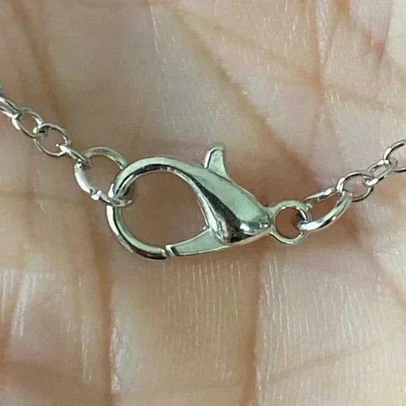 Pretty Silver and Amber Bee Bumblebee Honeybee Necklace New - Picture 3 of 4